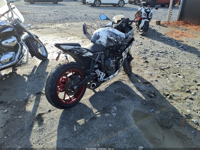 Suzuki Gsx800 F 2024 JS1EM13B7R7100348 Image 3