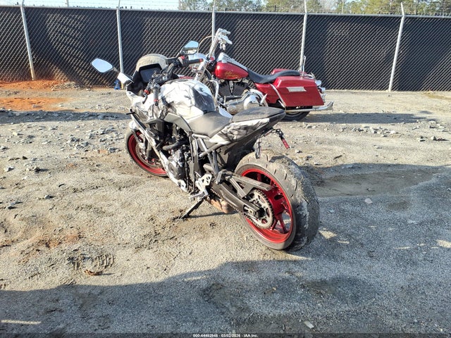 Suzuki Gsx800 F 2024 JS1EM13B7R7100348 Image 4