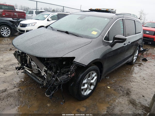 2019 Chrysler Pacifica Touring Plus მანქანა იყიდება აუქციონზე, vin: 2C4RC1FG6KR644846, აუქციონის ნომერი: 44492969