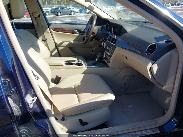 Продаж на аукціоні авто 2012 Mercedes-benz C 300 Luxury 4matic, vin: WDDGF8BB2CF893810, номер лоту: 44492970