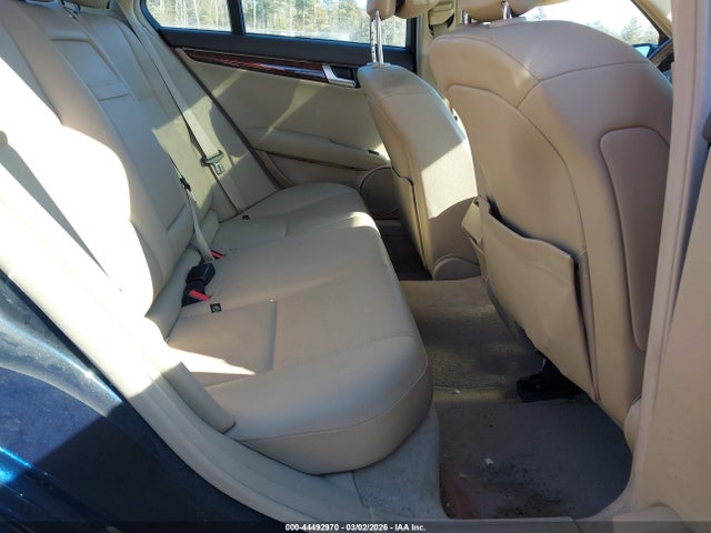 Продаж на аукціоні авто 2012 Mercedes-benz C 300 Luxury 4matic, vin: WDDGF8BB2CF893810, номер лоту: 44492970