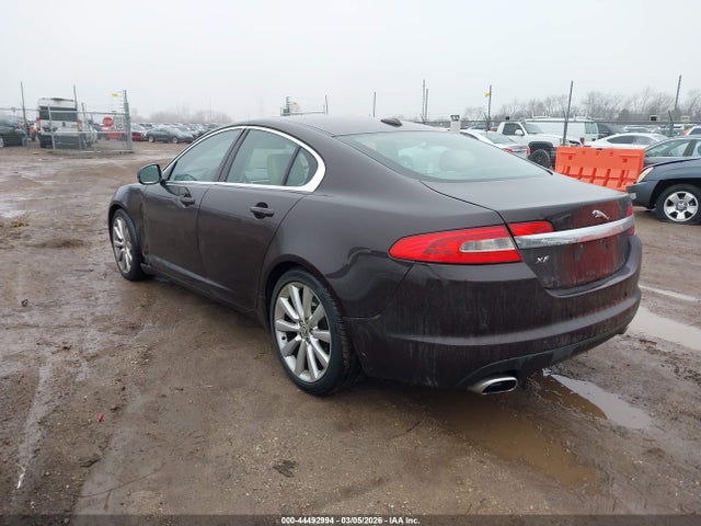 2011 JAGUAR XF SAJWA0GB3BLR86349 Photo 2