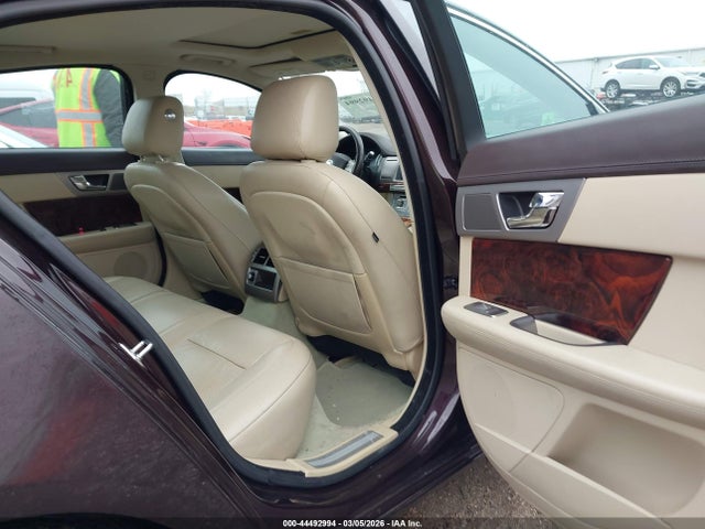 2011 JAGUAR XF SAJWA0GB3BLR86349 Photo 7