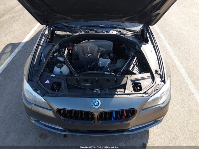 44493070 :رقم المزاد ، WBA5A5C52FD520013 vin ، 2015 Bmw 528i مزاد بيع