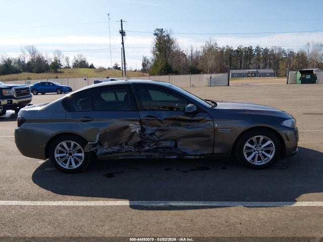 44493070 :رقم المزاد ، WBA5A5C52FD520013 vin ، 2015 Bmw 528i مزاد بيع