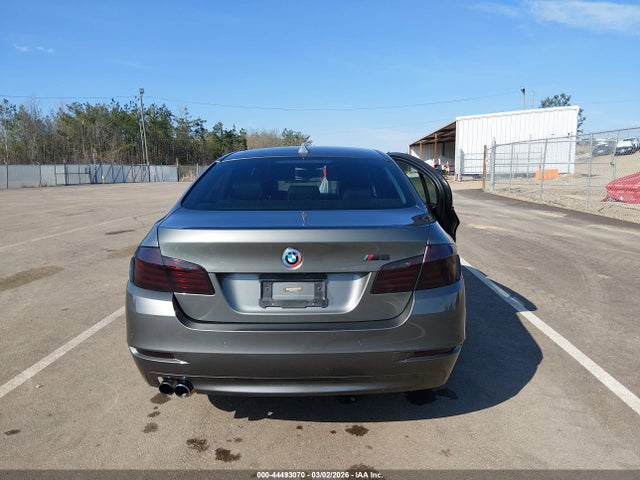 44493070 :رقم المزاد ، WBA5A5C52FD520013 vin ، 2015 Bmw 528i مزاد بيع