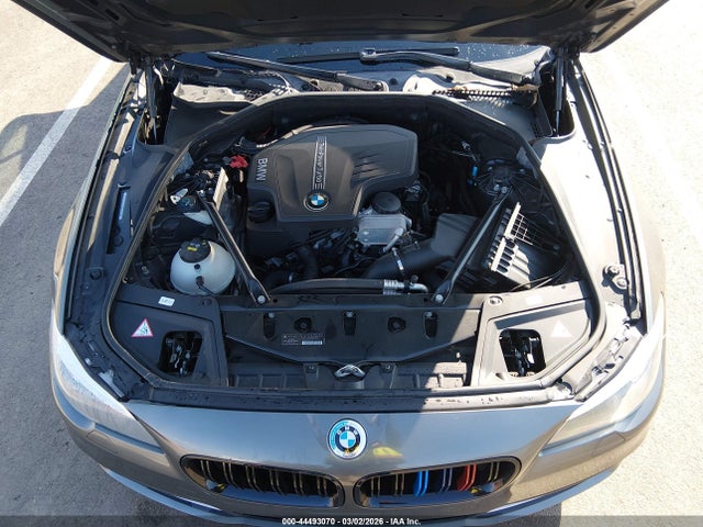 44493070 :رقم المزاد ، WBA5A5C52FD520013 vin ، 2015 Bmw 528i مزاد بيع