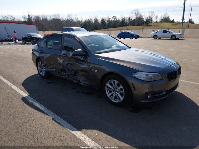 44493070 :رقم المزاد ، WBA5A5C52FD520013 vin ، 2015 Bmw 528i مزاد بيع