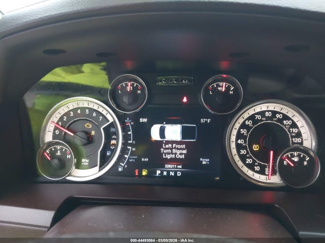 44493084 :رقم المزاد ، 1C6RR7NTXFS711766 vin ، 2015 Ram 1500 Laramie مزاد بيع
