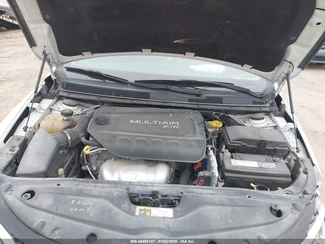 44493147 :رقم المزاد ، 1C3CCCAB6FN692738 vin ، 2015 Chrysler 200 Limited مزاد بيع