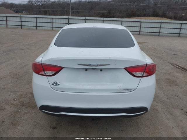 44493147 :رقم المزاد ، 1C3CCCAB6FN692738 vin ، 2015 Chrysler 200 Limited مزاد بيع