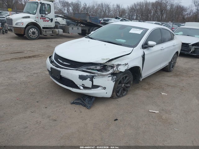 44493147 :رقم المزاد ، 1C3CCCAB6FN692738 vin ، 2015 Chrysler 200 Limited مزاد بيع