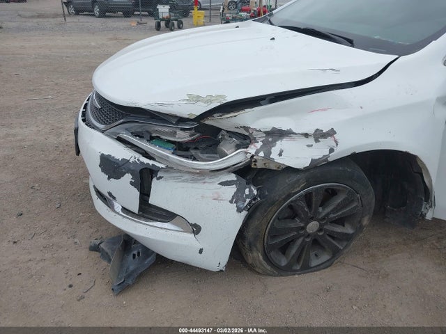 44493147 :رقم المزاد ، 1C3CCCAB6FN692738 vin ، 2015 Chrysler 200 Limited مزاد بيع