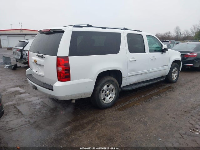2014 Chevrolet Suburban 1500 Lt მანქანა იყიდება აუქციონზე, vin: 1GNSCJE00ER110541, აუქციონის ნომერი: 44493168