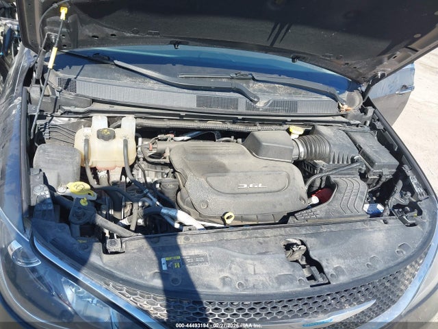 Продаж на аукціоні авто 2018 Chrysler Pacifica Limited, vin: 2C4RC1GG5JR258190, номер лоту: 44493194