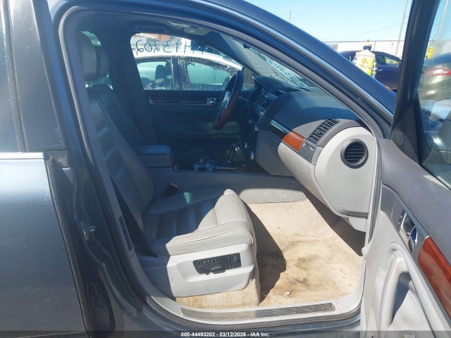 44493202 :رقم المزاد ، WVGZM77L15D023190 vin ، 2005 Volkswagen Touareg V8 مزاد بيع