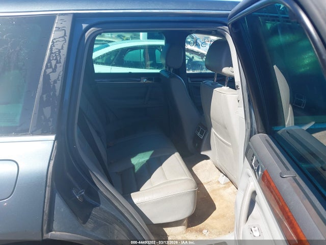 44493202 :رقم المزاد ، WVGZM77L15D023190 vin ، 2005 Volkswagen Touareg V8 مزاد بيع