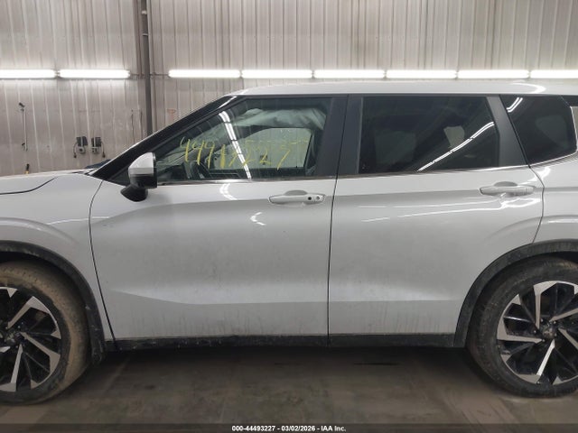 Продаж на аукціоні авто 2023 Mitsubishi Outlander Se 2.5 S-awc, vin: JA4J4UA82PZ061595, номер лоту: 44493227