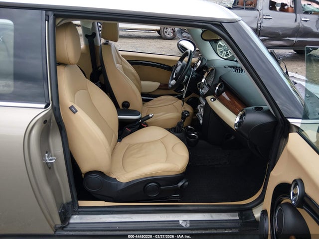 2009 MINI COOPER CLUBMAN WMWML33549TX33727 Photo 4