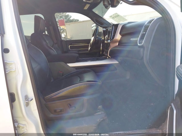 44493259 :رقم المزاد ، 3C6UR5FL8KG681889 vin ، 2019 Ram 2500 Laramie  4x4 6'4 Box مزاد بيع