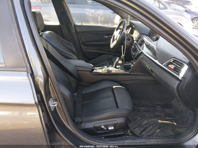 WBA8E1G50GNT36429 BMW 320i
