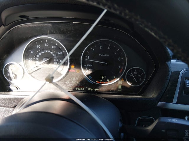WBA8E1G50GNT36429 BMW 320i