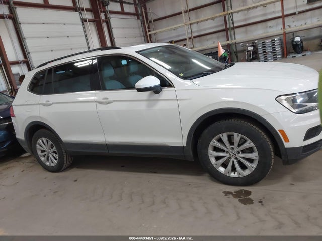 2018 Volkswagen Tiguan 2.0t Se/2.0t Sel მანქანა იყიდება აუქციონზე, vin: 3VV3B7AX7JM149517, აუქციონის ნომერი: 44493451