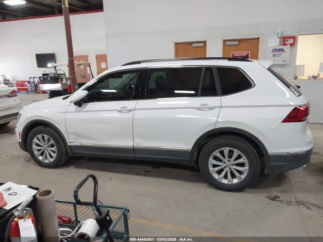 2018 Volkswagen Tiguan 2.0t Se/2.0t Sel მანქანა იყიდება აუქციონზე, vin: 3VV3B7AX7JM149517, აუქციონის ნომერი: 44493451
