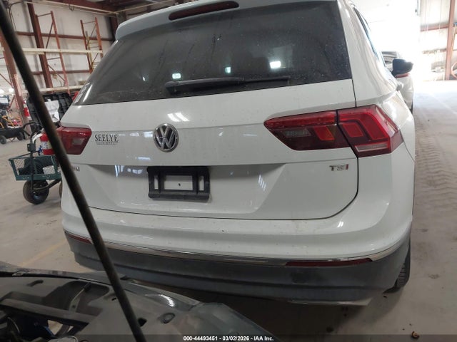 2018 Volkswagen Tiguan 2.0t Se/2.0t Sel მანქანა იყიდება აუქციონზე, vin: 3VV3B7AX7JM149517, აუქციონის ნომერი: 44493451