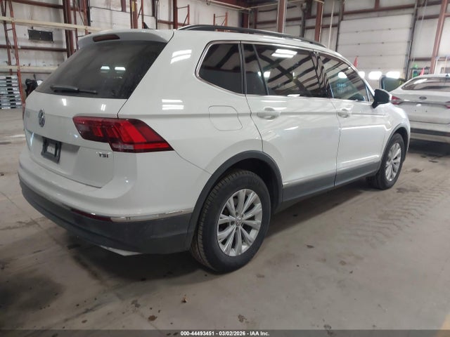 2018 VOLKSWAGEN TIGUAN 3VV3B7AX7JM149517 Photo 3