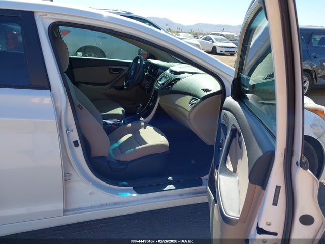 5NPDH4AE5FH631138 Hyundai ELANTRA SE