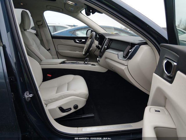 Продажа на аукционе авто 2025 Volvo Xc60 B5 Core, vin: YV4M12RJ7S1016955, номер лота: 44493574