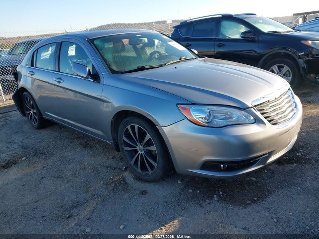 Aukcja sprzedaży 2013 Chrysler 200 Limited, vin: 1C3CCBCG5DN523424, numer aukcji: 44493592