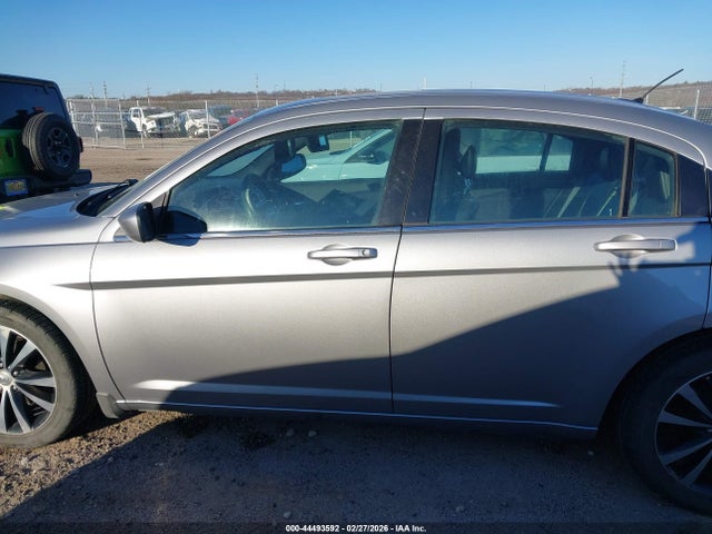 2013 Chrysler 200 Limited მანქანა იყიდება აუქციონზე, vin: 1C3CCBCG5DN523424, აუქციონის ნომერი: 44493592
