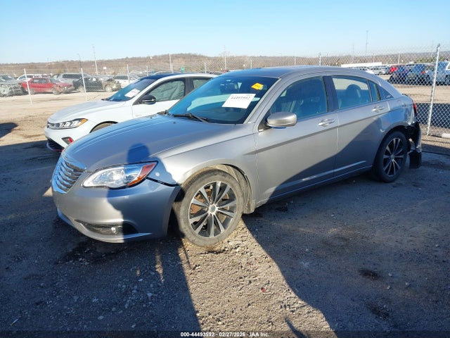 2013 Chrysler 200 Limited მანქანა იყიდება აუქციონზე, vin: 1C3CCBCG5DN523424, აუქციონის ნომერი: 44493592