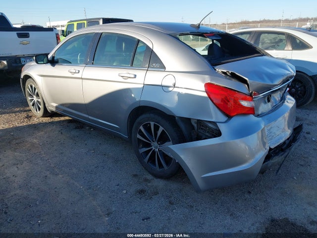 2013 Chrysler 200 Limited მანქანა იყიდება აუქციონზე, vin: 1C3CCBCG5DN523424, აუქციონის ნომერი: 44493592