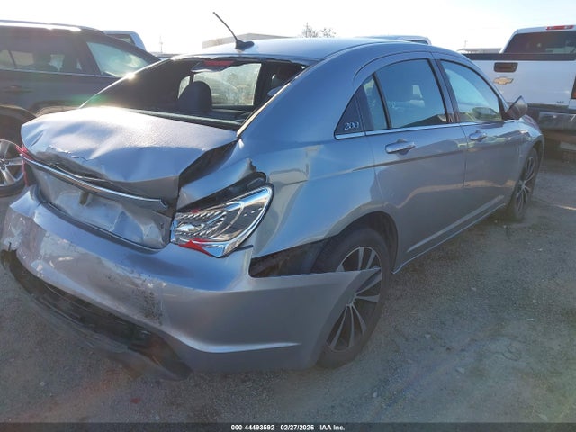2013 Chrysler 200 Limited მანქანა იყიდება აუქციონზე, vin: 1C3CCBCG5DN523424, აუქციონის ნომერი: 44493592