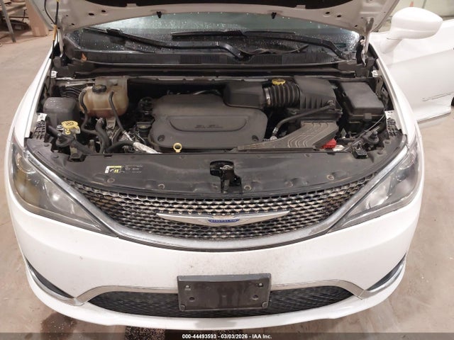 Продаж на аукціоні авто 2019 Chrysler Pacifica Touring L, vin: 2C4RC1BG9KR655099, номер лоту: 44493593