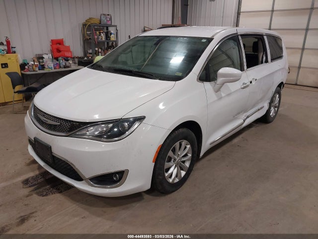 Продаж на аукціоні авто 2019 Chrysler Pacifica Touring L, vin: 2C4RC1BG9KR655099, номер лоту: 44493593