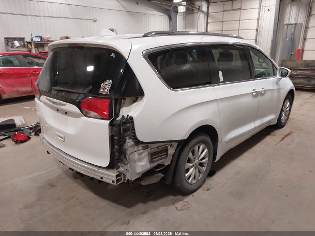 Продаж на аукціоні авто 2019 Chrysler Pacifica Touring L, vin: 2C4RC1BG9KR655099, номер лоту: 44493593