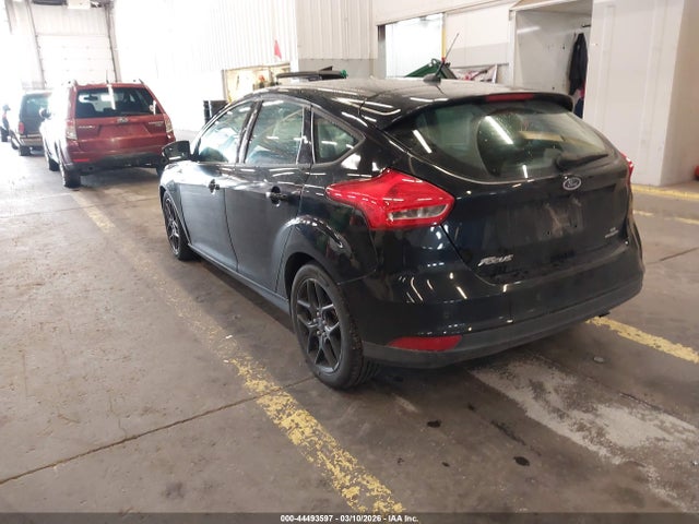 Ford FOCUS SE 2016 1FADP3K21GL212627 Image 3