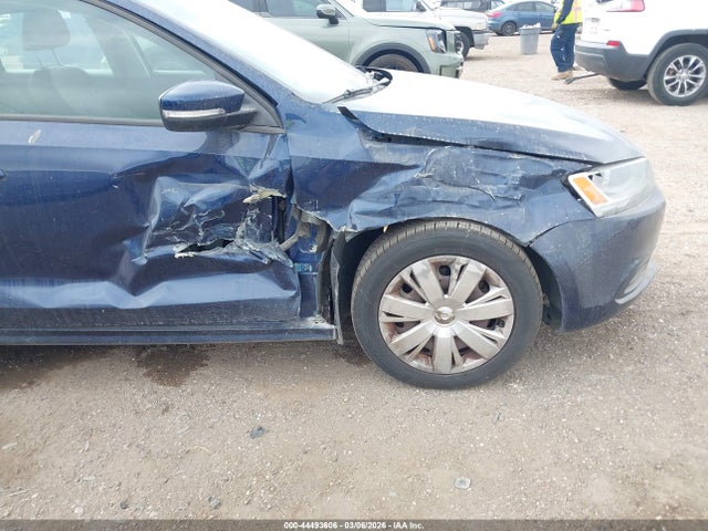 2014 Volkswagen Jetta 1.8t Se მანქანა იყიდება აუქციონზე, vin: 3VWD17AJXEM416931, აუქციონის ნომერი: 44493606