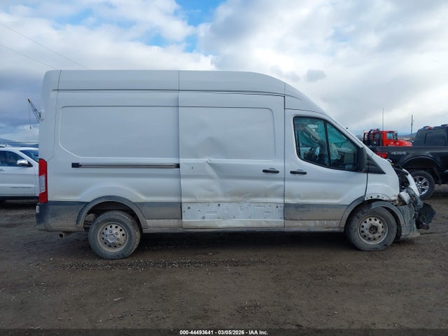 1FTBR2X82PKA71012 Ford Transit-250
