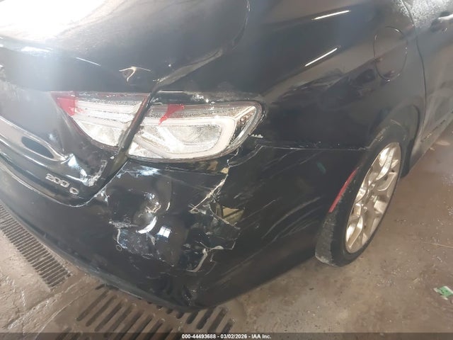 Aukcja sprzedaży 2015 Chrysler 200 C, vin: 1C3CCCEGXFN523747, numer aukcji: 44493688