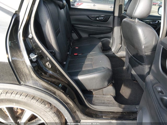 2017 Nissan Rogue Sl მანქანა იყიდება აუქციონზე, vin: 5N1AT2MT7HC759620, აუქციონის ნომერი: 44493706