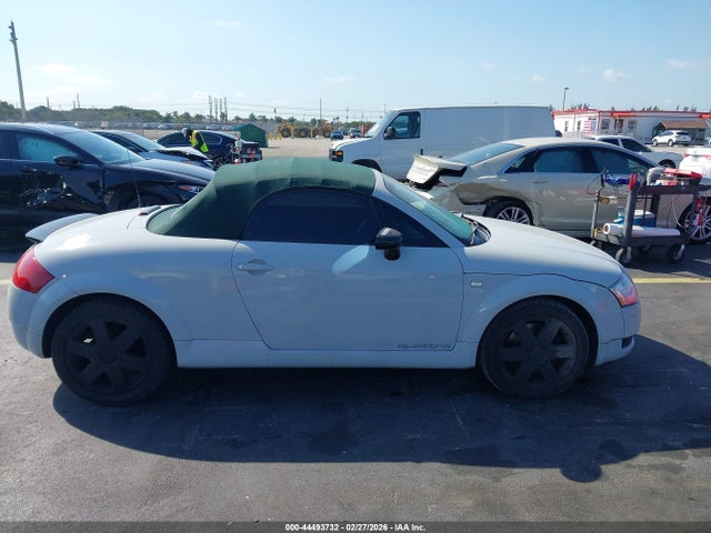 Продажа на аукционе авто 2001 Audi Tt, vin: TRUTX28NX11013084, номер лота: 44493732