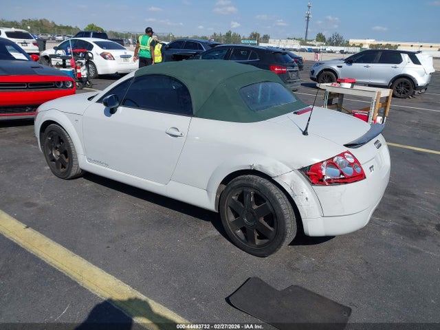 Продажа на аукционе авто 2001 Audi Tt, vin: TRUTX28NX11013084, номер лота: 44493732