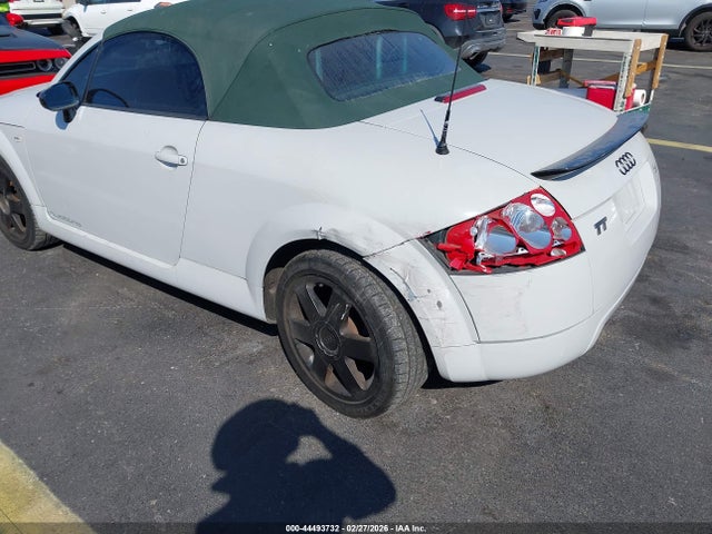 Продажа на аукционе авто 2001 Audi Tt, vin: TRUTX28NX11013084, номер лота: 44493732