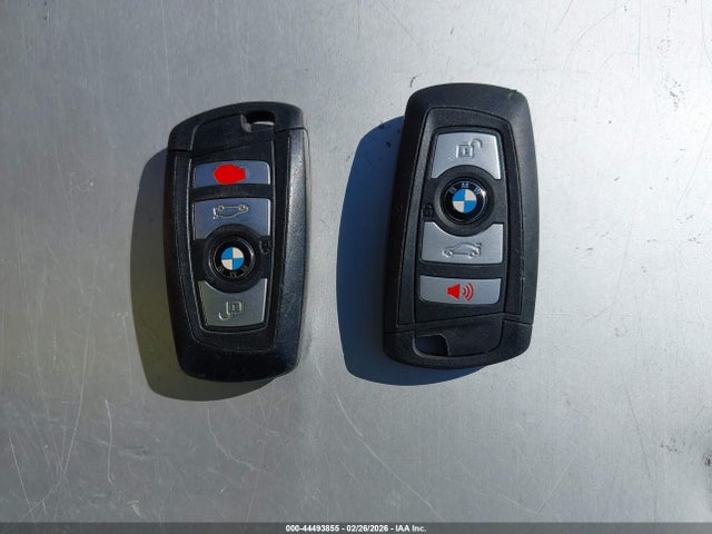 WBA8E1G51GNT38271 BMW 320i