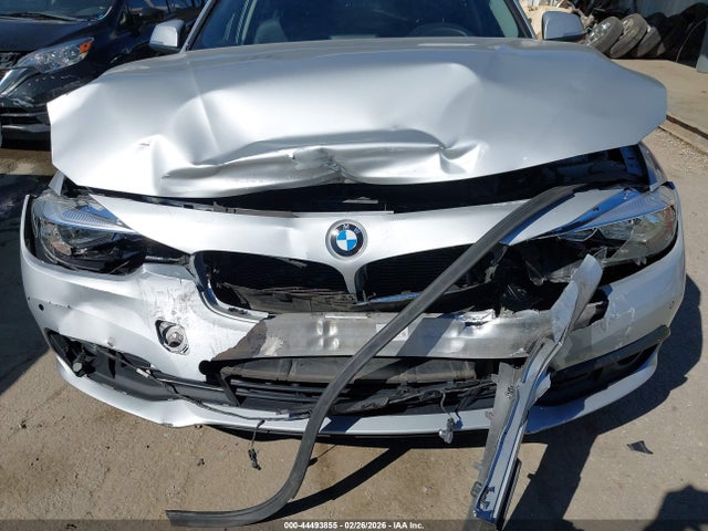 WBA8E1G51GNT38271 BMW 320i